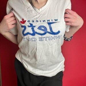 Winnipeg jets tee shirt 💙🤍​​​​​​​​​​​​​​​​​​​​​